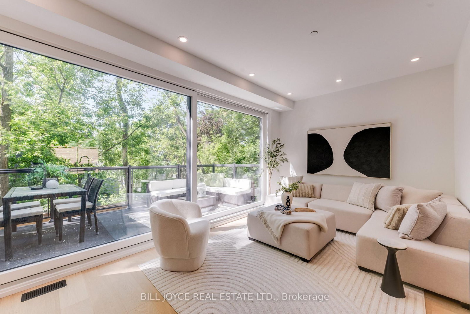 350 Lee Avenue • Toronto, ON photo 15