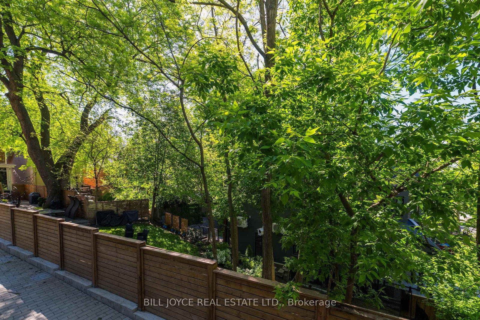 350 Lee Avenue • Toronto, ON photo 19