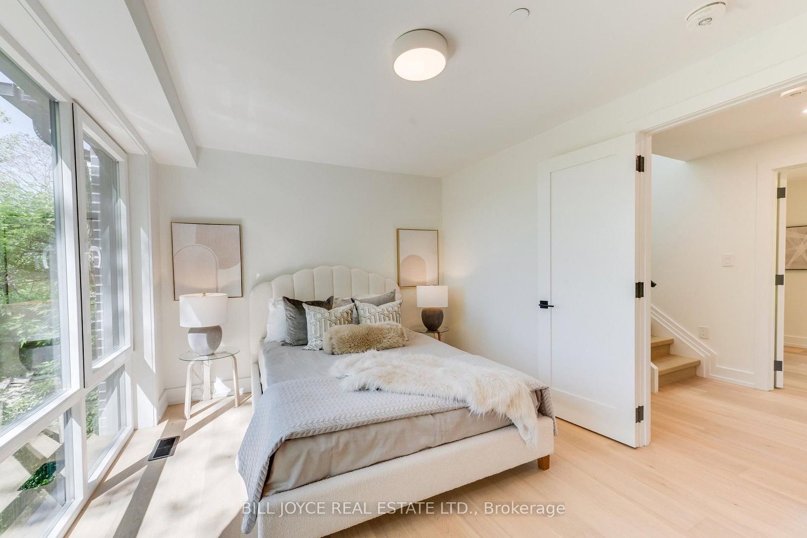 350 Lee Avenue • Toronto, ON photo 21