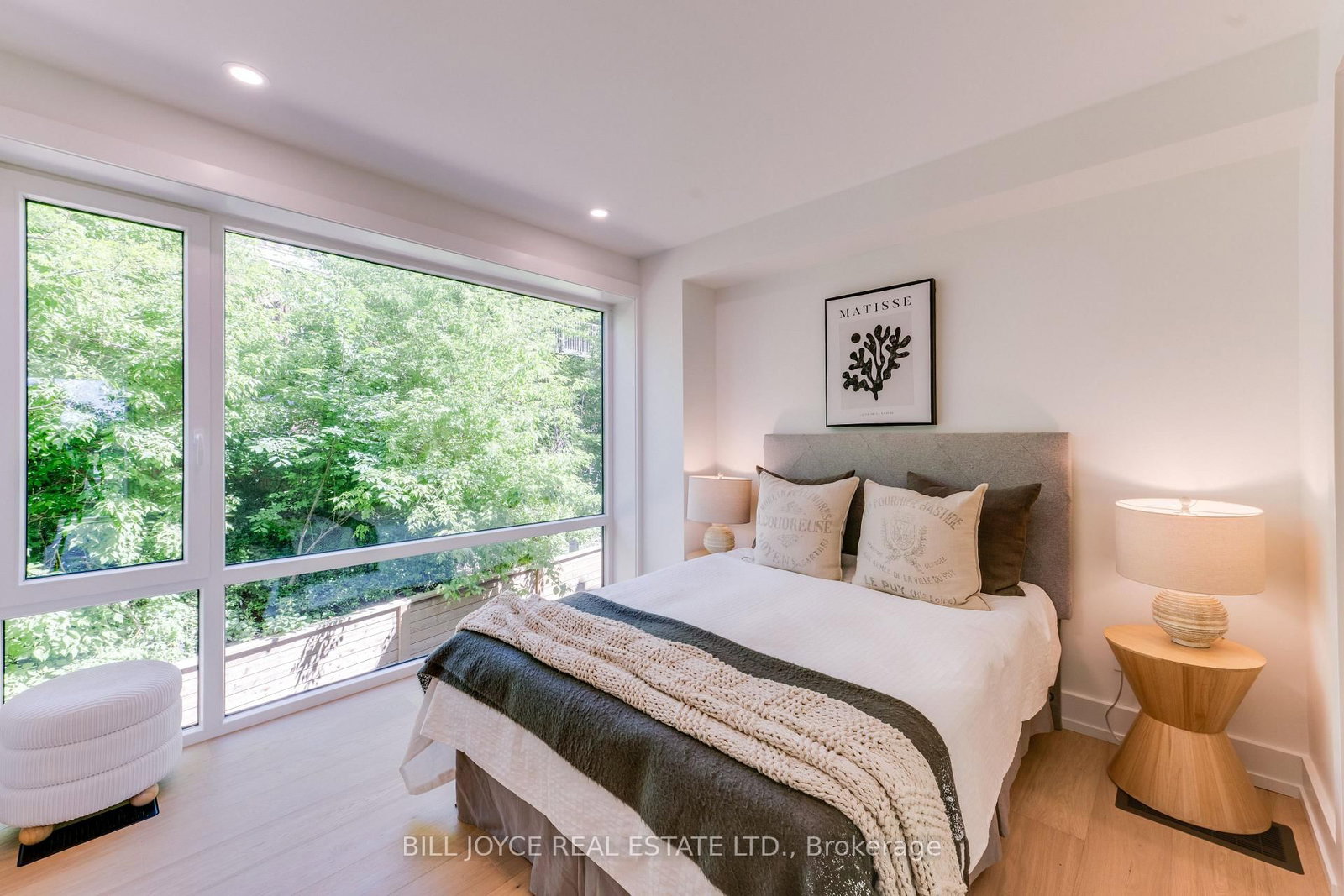 350 Lee Avenue • Toronto, ON photo 25