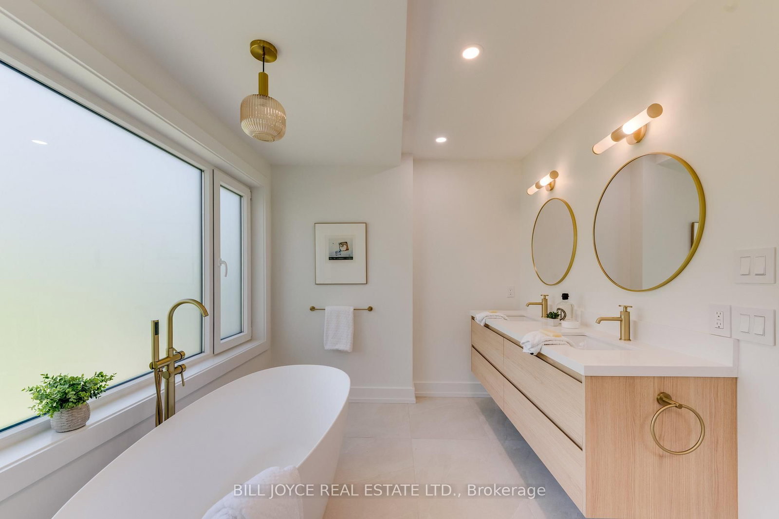 350 Lee Avenue • Toronto, ON photo 34