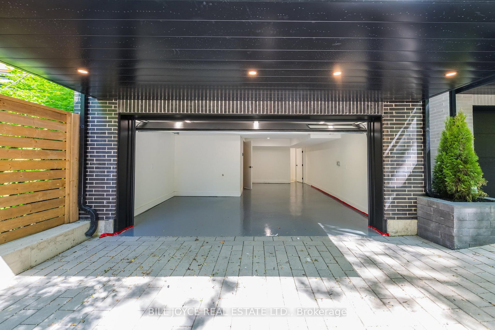 350 Lee Avenue • Toronto, ON photo 39