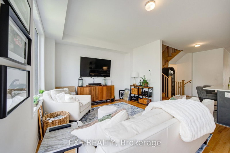 29 Sorbara Way photo 5