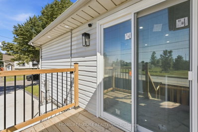 1 Lockhart Gate • Clarington, ON photo 5