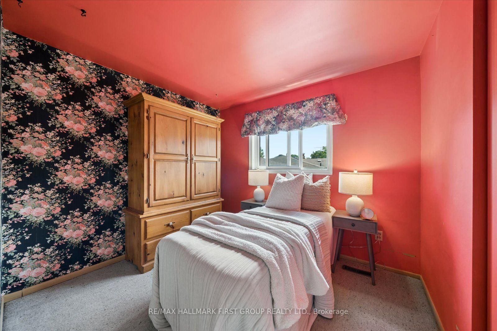 13 Lawrie Road • Ajax, ON photo 18