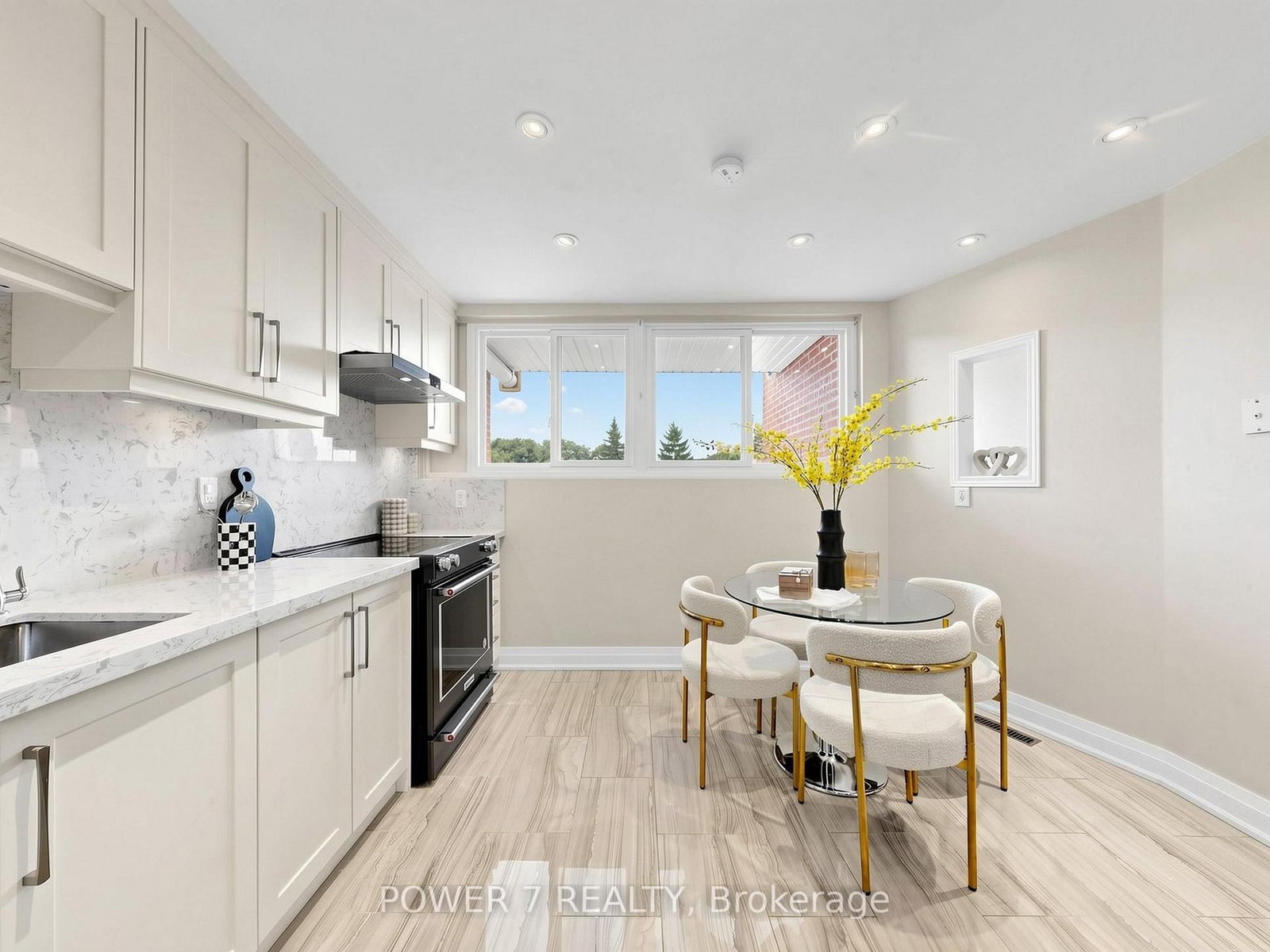 18 Sprucewood Court • Toronto, ON photo 15
