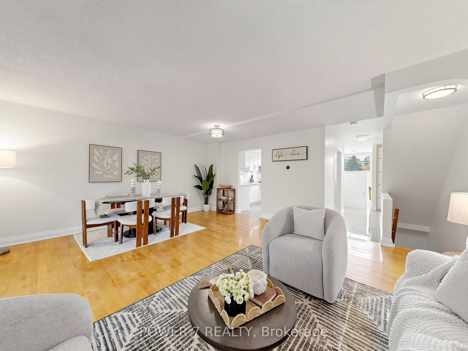 18 Sprucewood Court • Toronto, ON photo 8