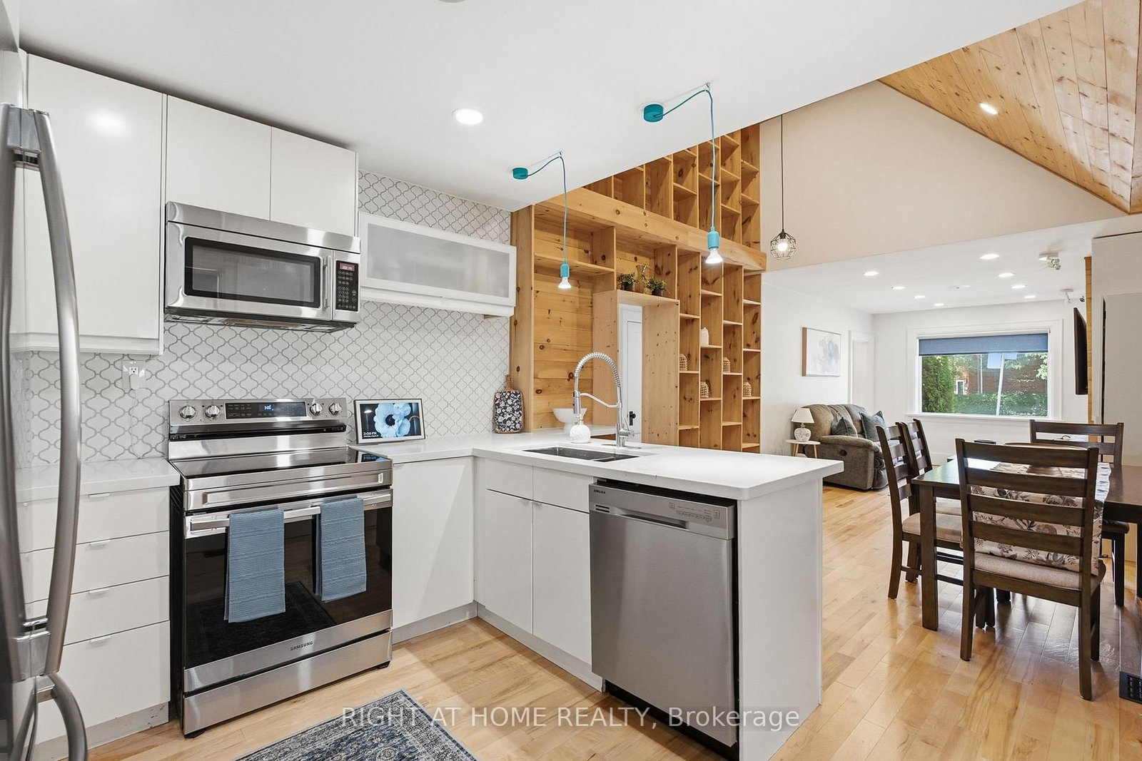 494 Donlands Avenue • Toronto, ON photo 13
