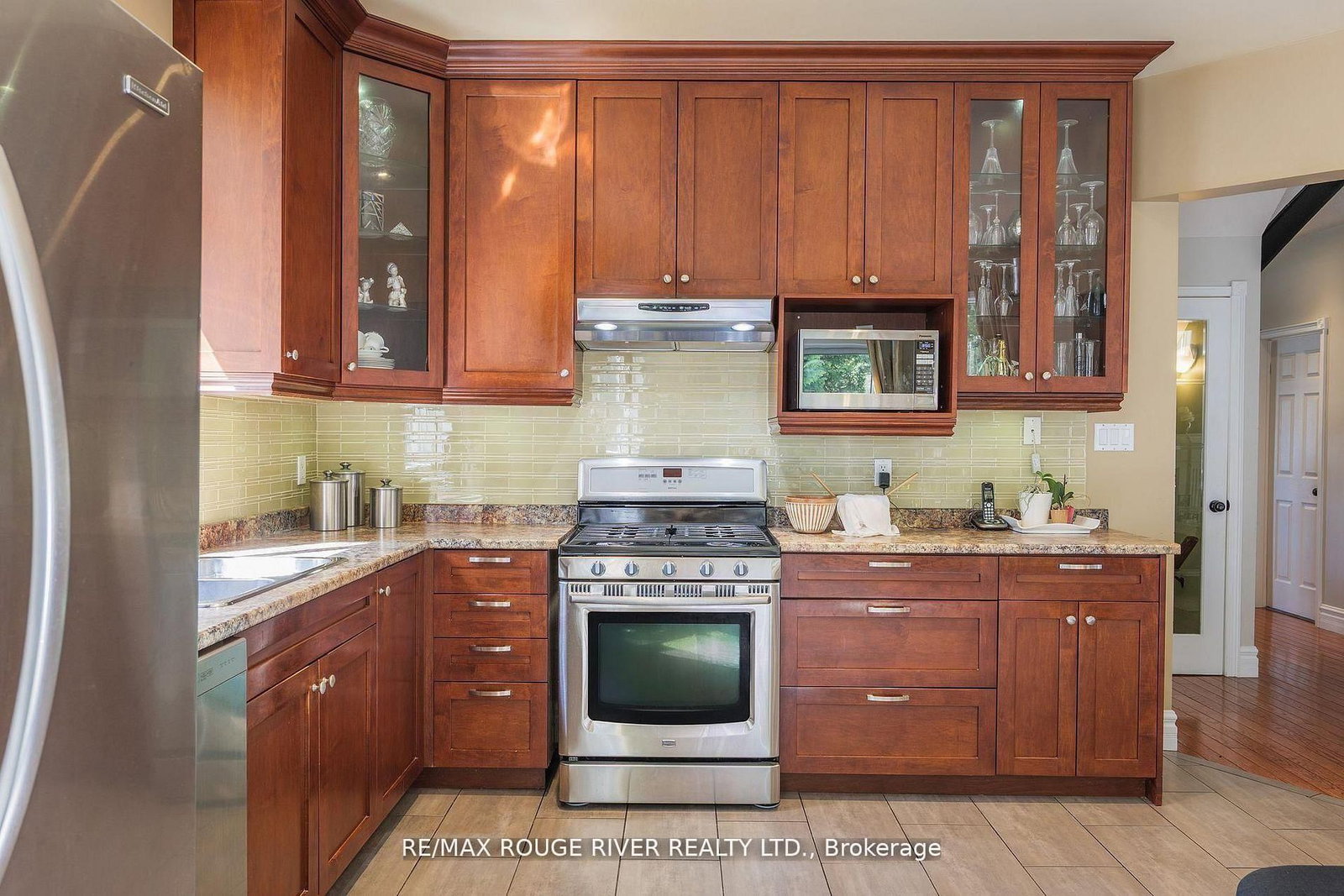 433 Woodsmere Crescent • Pickering, ON photo 10