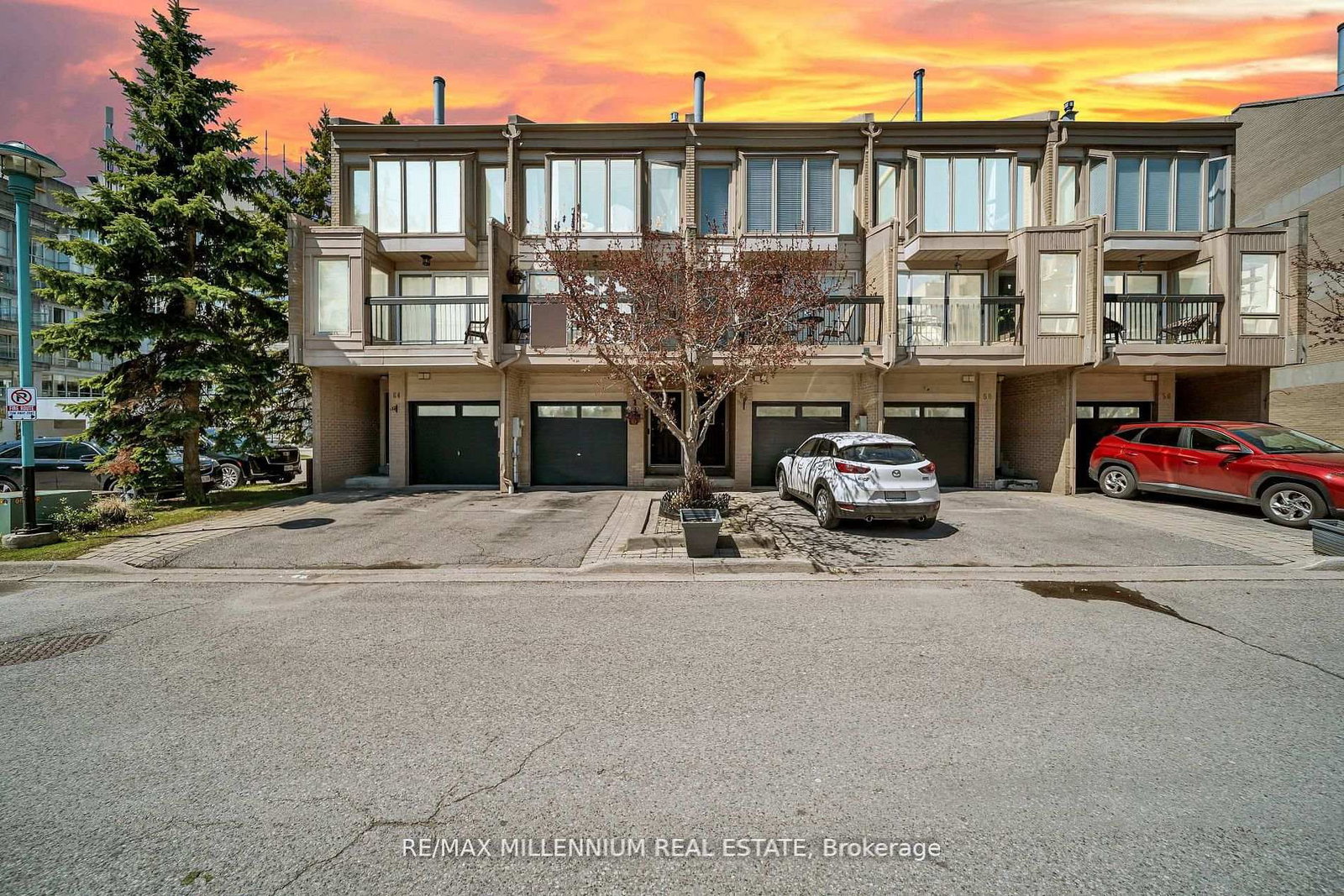 62 Cumberland Lane • Ajax, ON photo 2