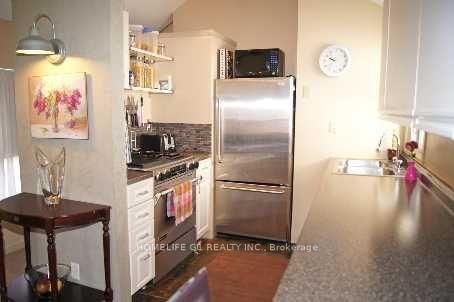 122 Harding Boulevard • Toronto, ON photo 3