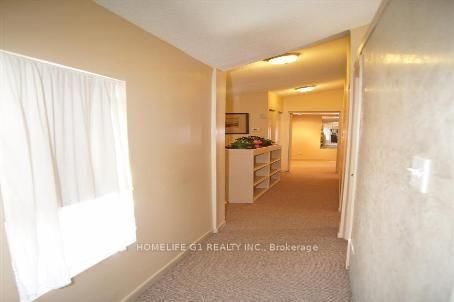 122 Harding Boulevard • Toronto, ON photo 4