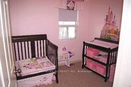 122 Harding Boulevard • Toronto, ON photo 5