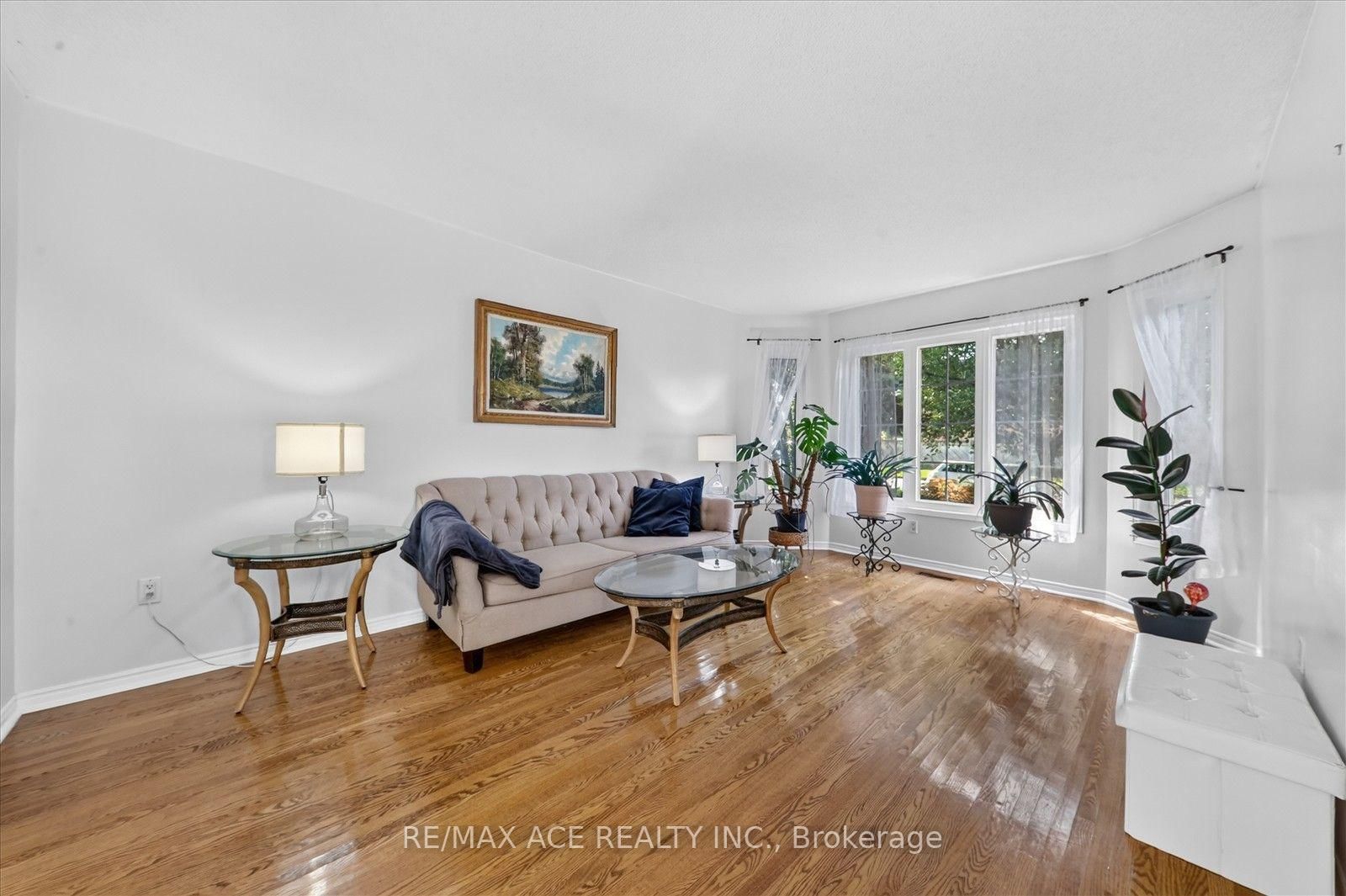 2504 Linwood Street • Pickering, ON photo 11
