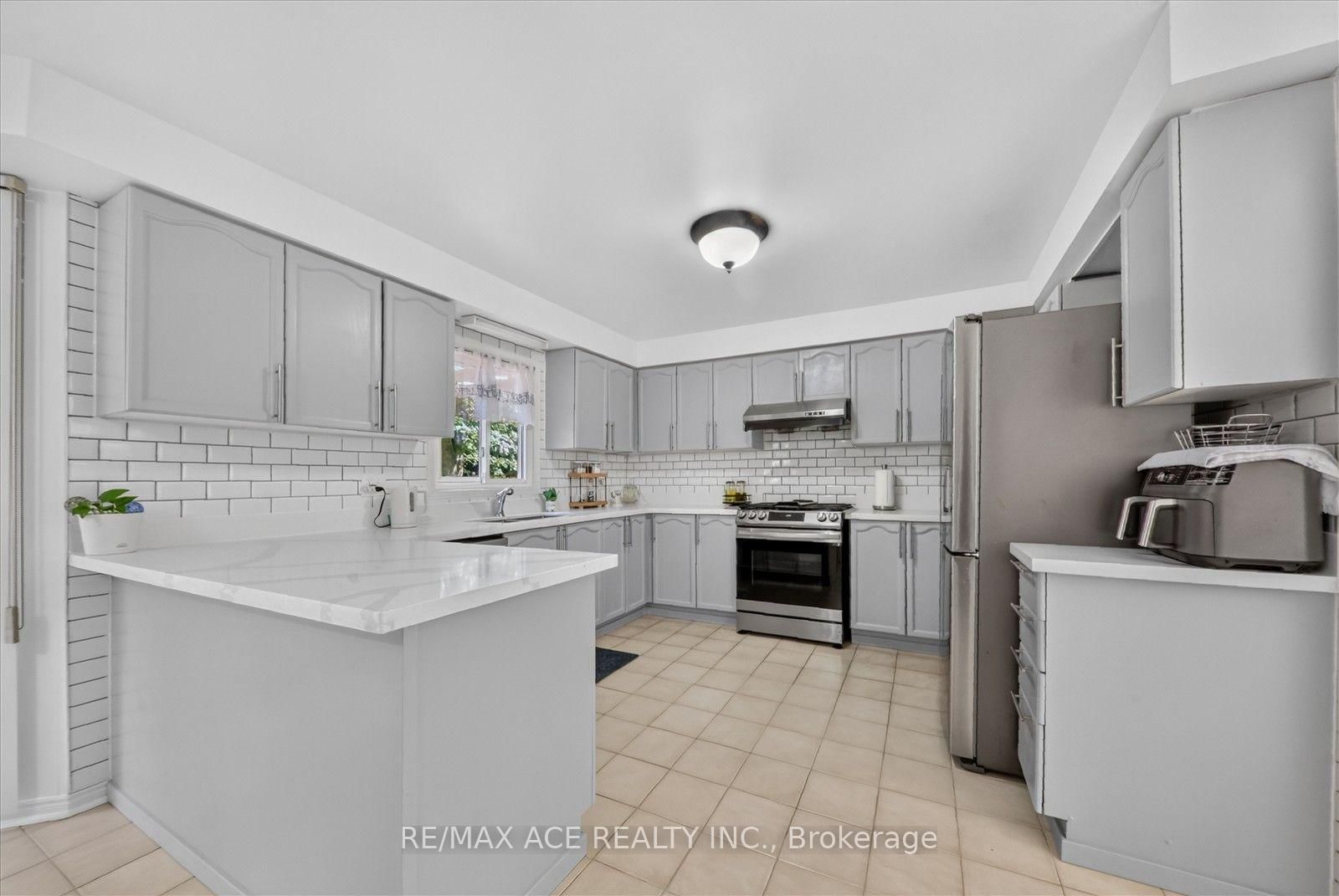 2504 Linwood Street • Pickering, ON photo 15