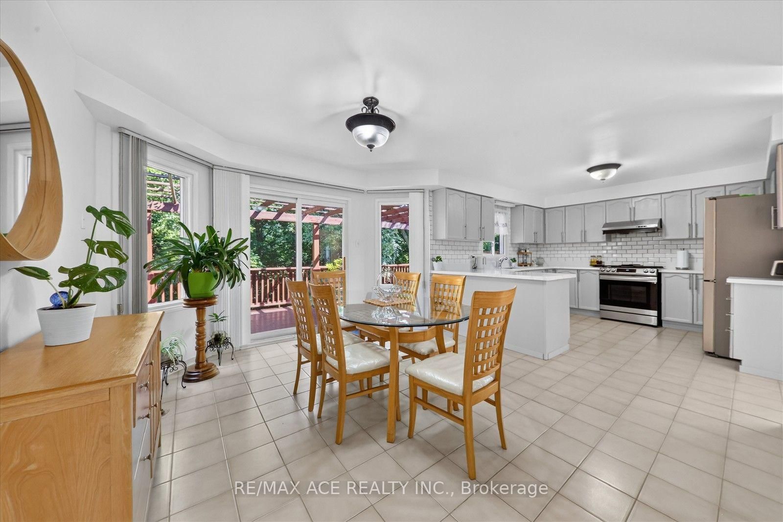 2504 Linwood Street • Pickering, ON photo 18
