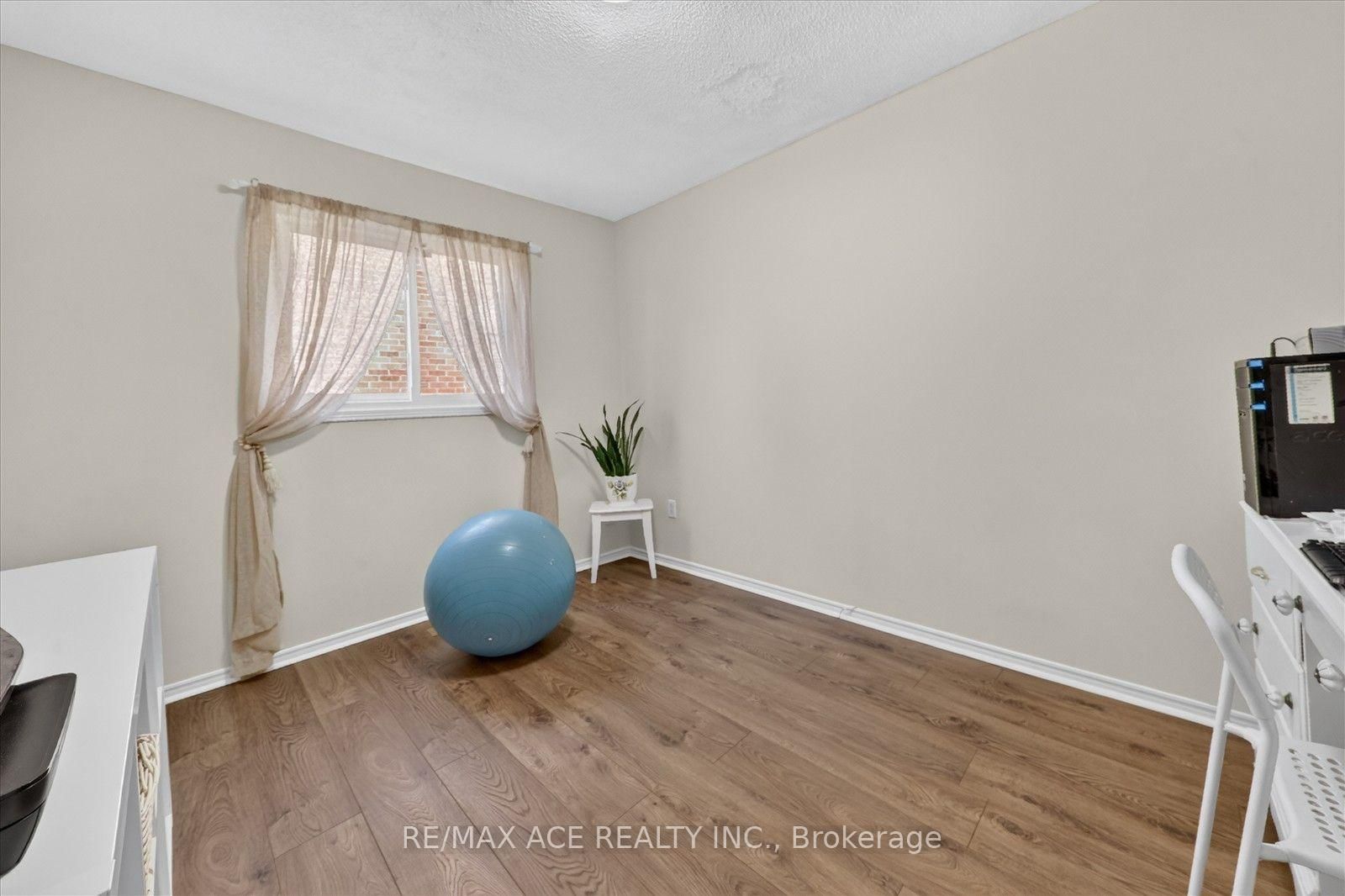 2504 Linwood Street • Pickering, ON photo 22
