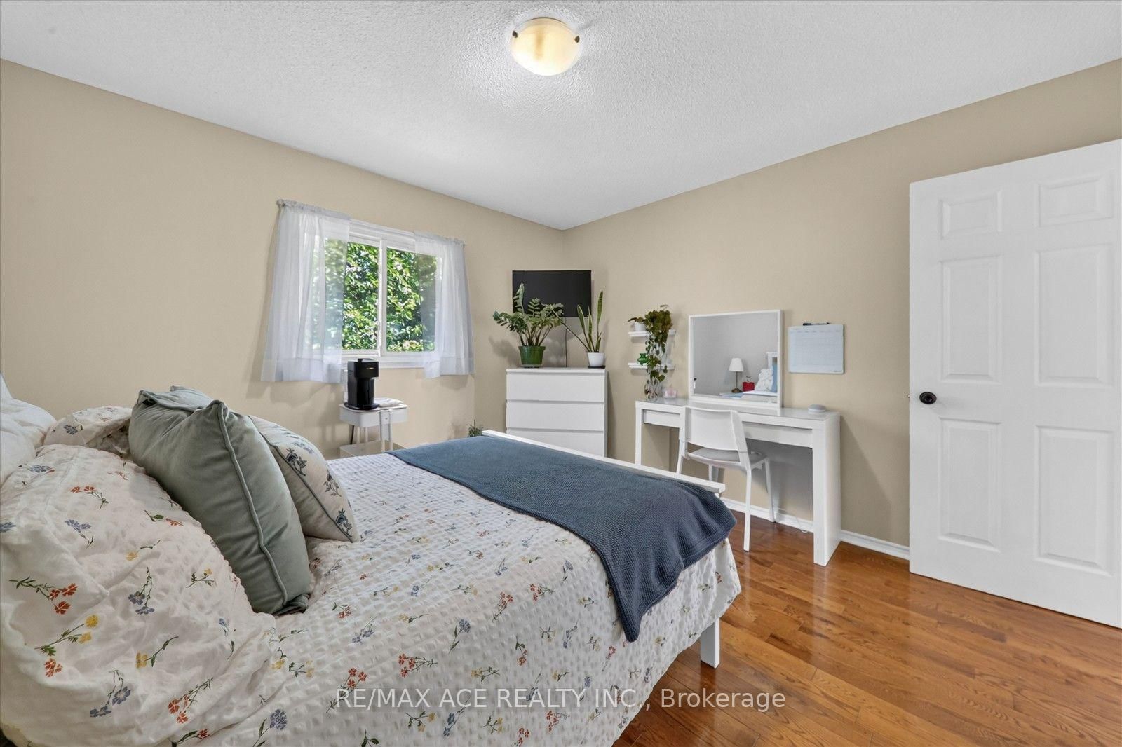 2504 Linwood Street • Pickering, ON photo 32