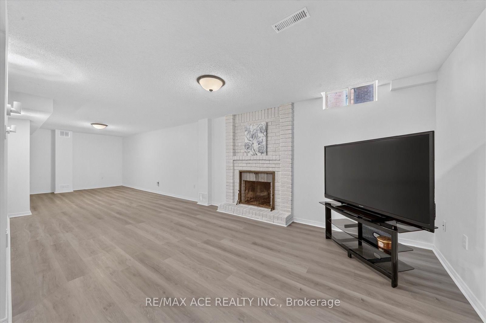 2504 Linwood Street • Pickering, ON photo 39