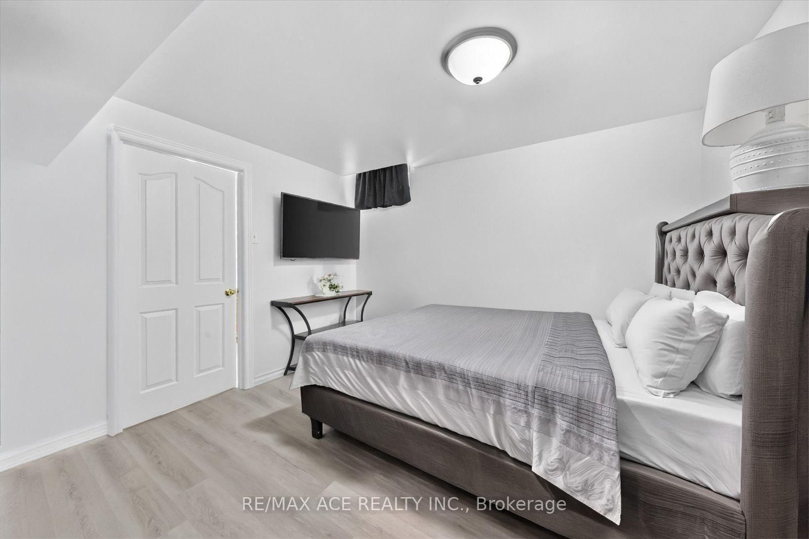 2504 Linwood Street • Pickering, ON photo 41