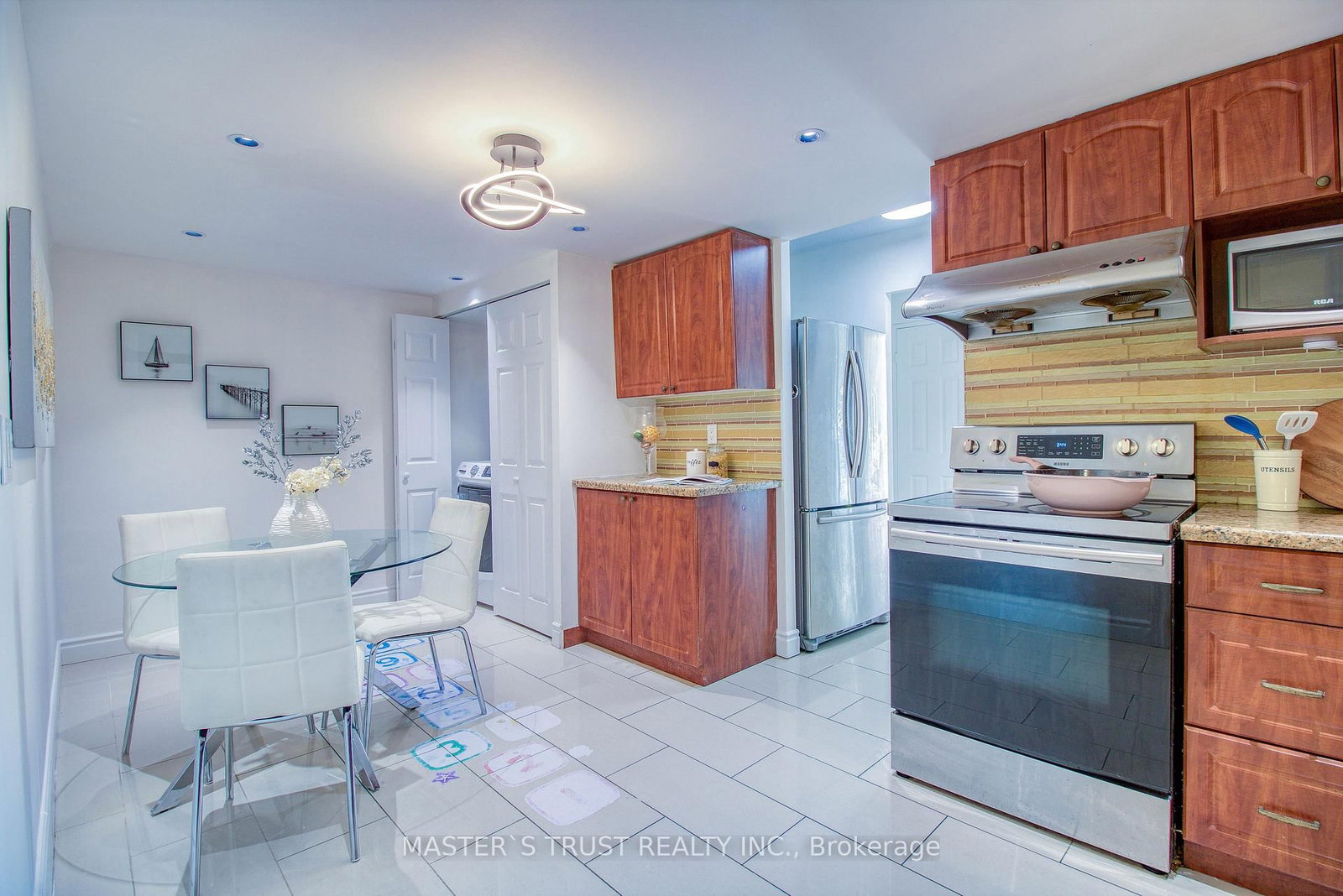 255 Bamburgh Circle W • #607 • Toronto, ON photo 11