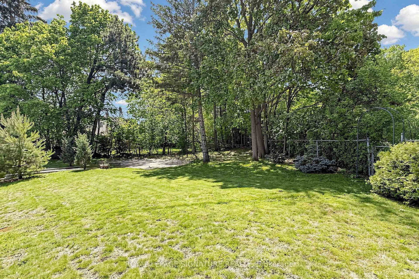38 Lingarde Drive • Toronto, ON photo 3