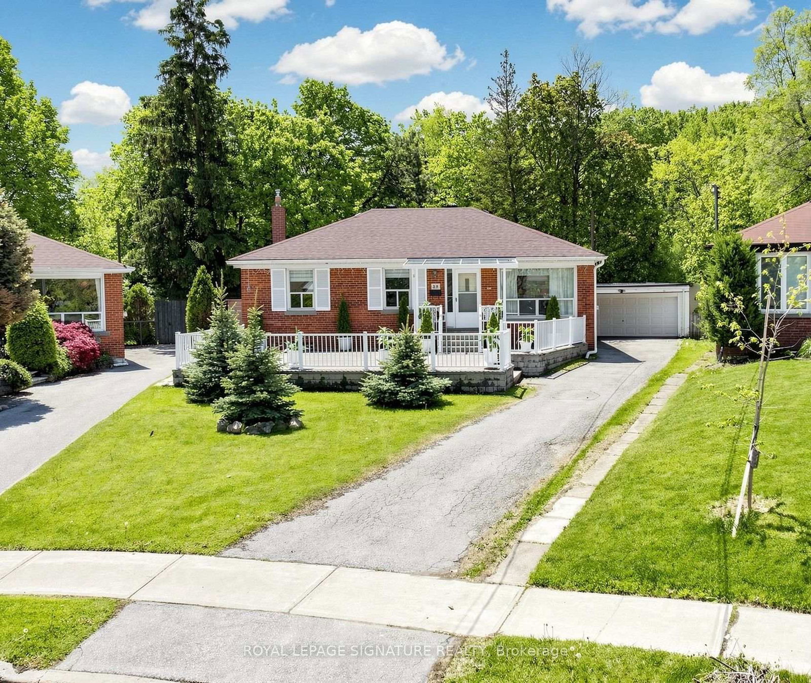 38 Lingarde Drive • Toronto, ON photo 4