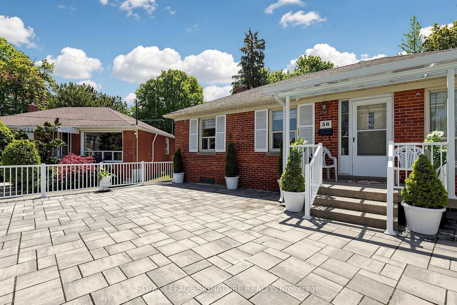 38 Lingarde Drive • Toronto, ON photo 9