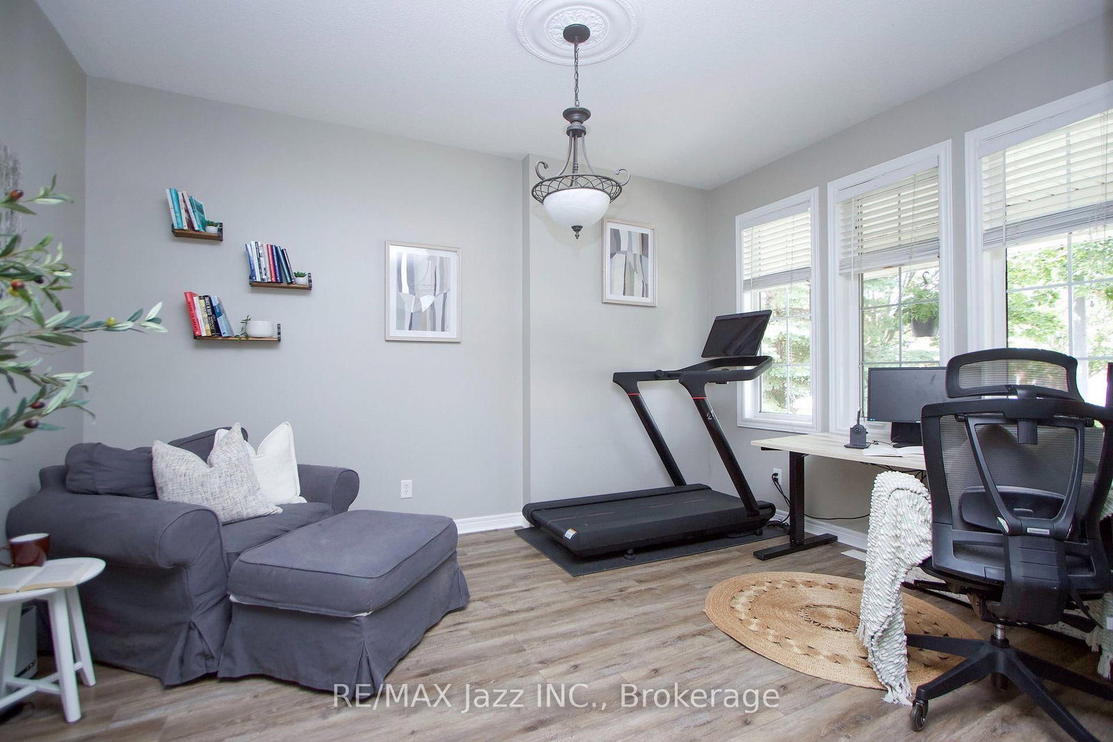 54 Melody Drive • Whitby, ON photo 5