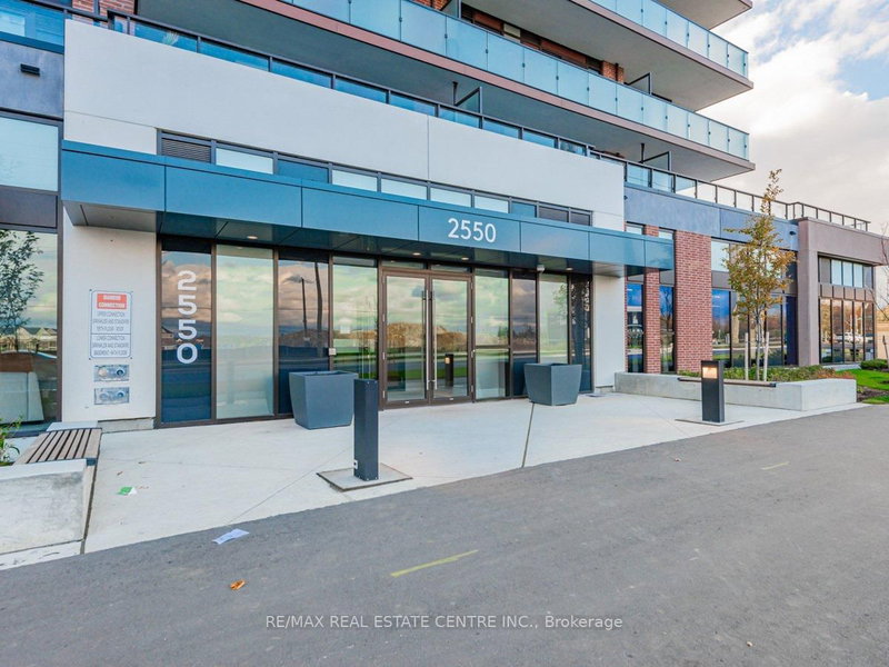 2313 - 2550 Simcoe Street