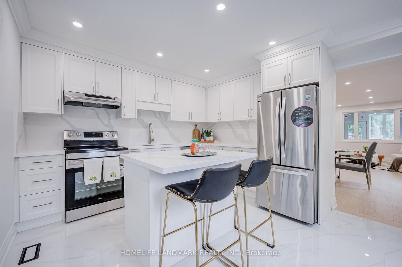 430 Pharmacy Avenue • Toronto, ON photo 11