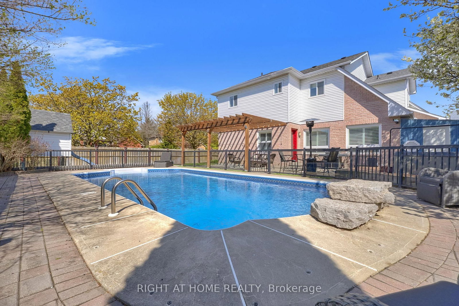 75 Auburn Lane • Clarington, ON photo 3