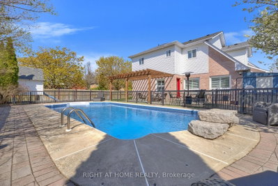 75 Auburn Lane • Clarington, ON photo 3