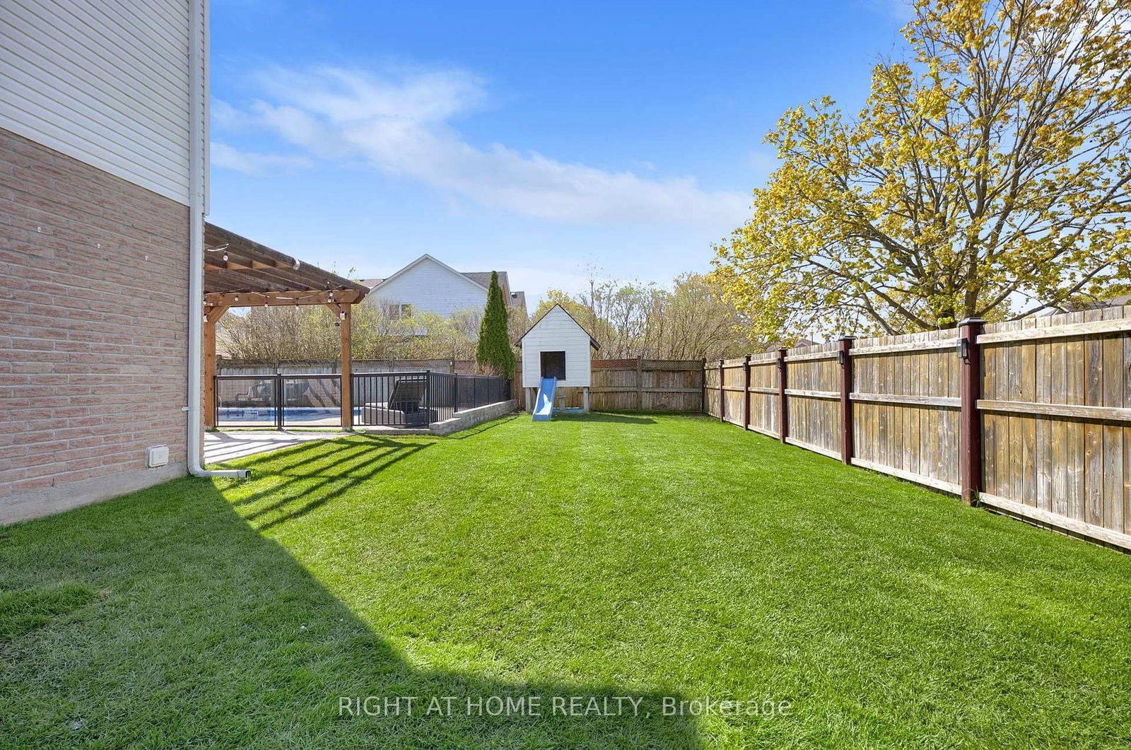 75 Auburn Lane • Clarington, ON photo 4