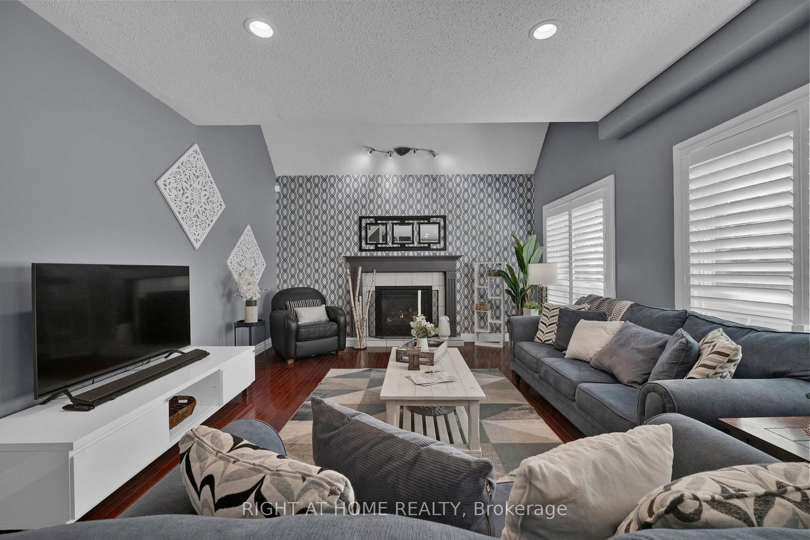 75 Auburn Lane • Clarington, ON photo 8