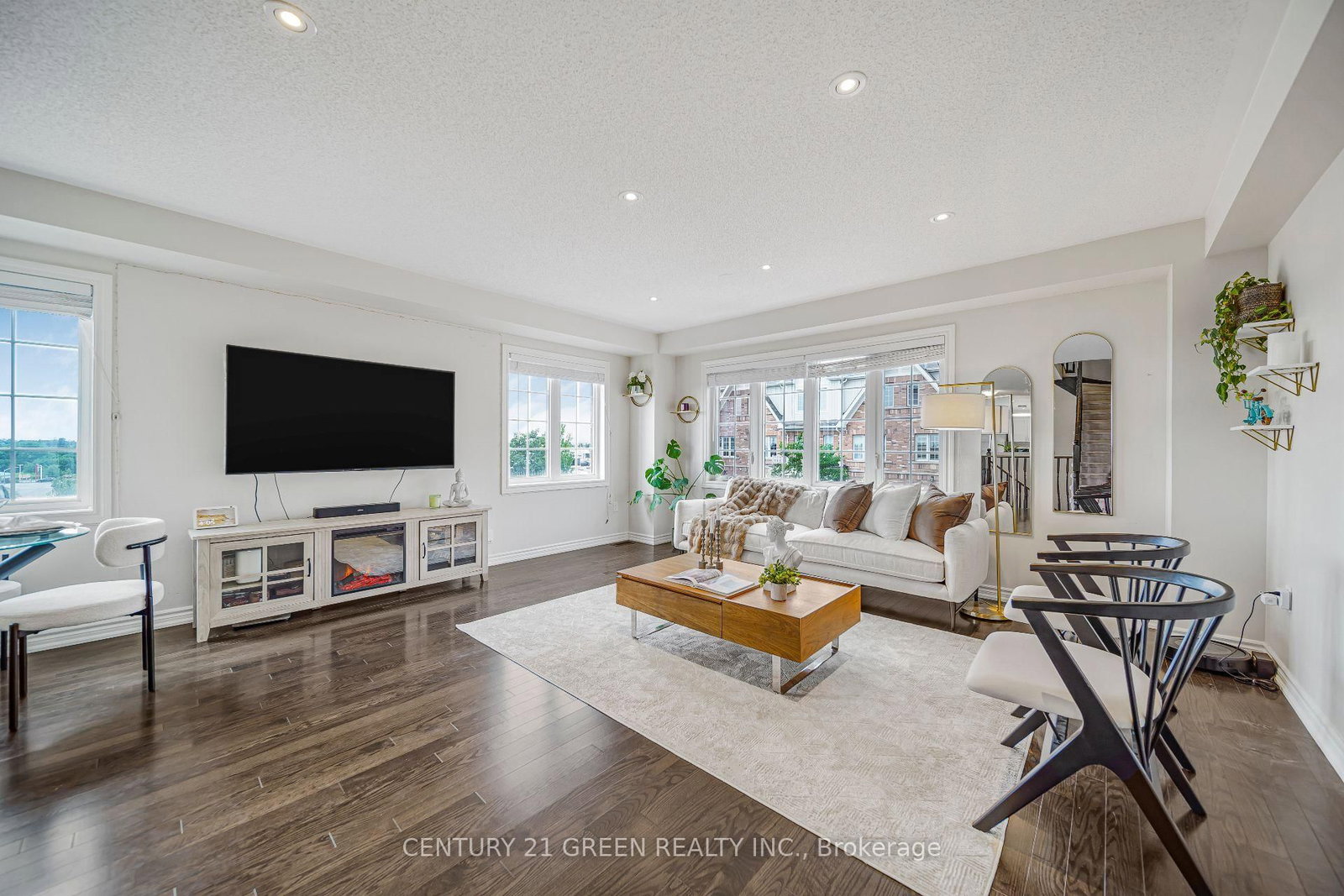 36 Comfort Way • Whitby, ON photo 11