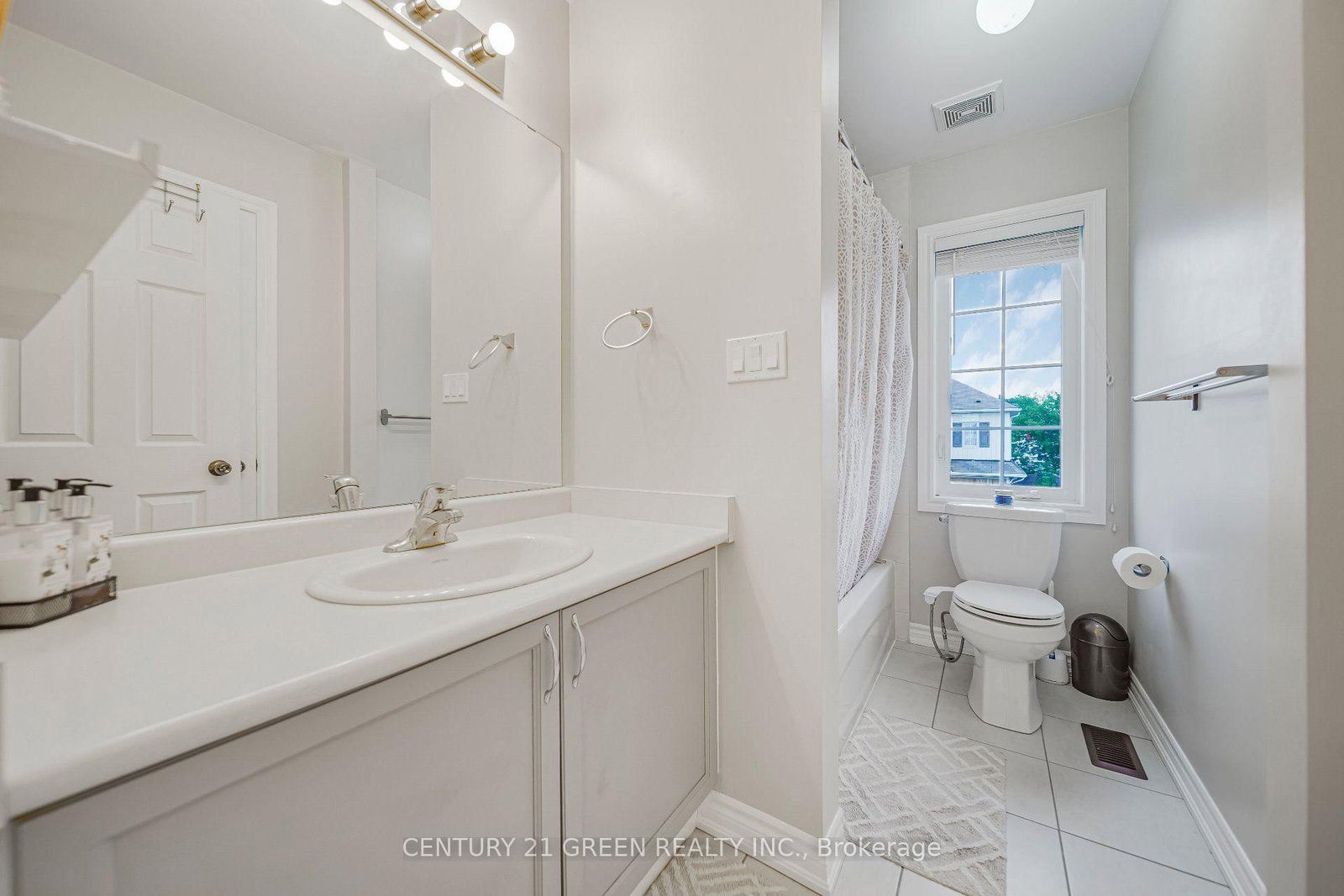 36 Comfort Way • Whitby, ON photo 28