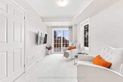 36 Comfort Way • Whitby, ON photo 6