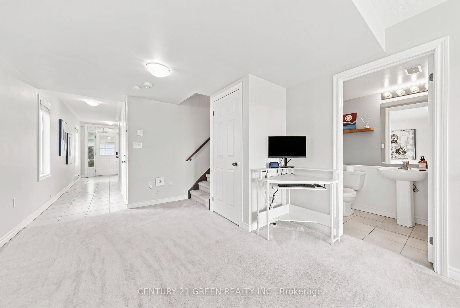 36 Comfort Way • Whitby, ON photo 8