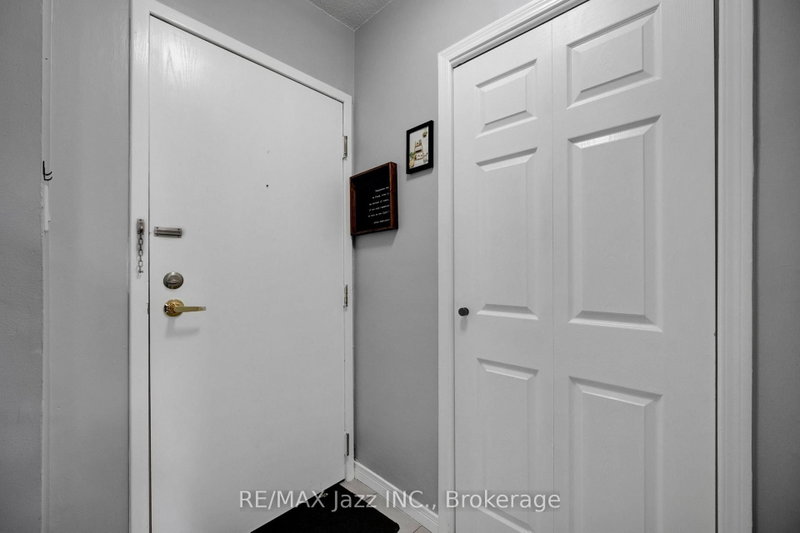 608 - 80 Athol Street E