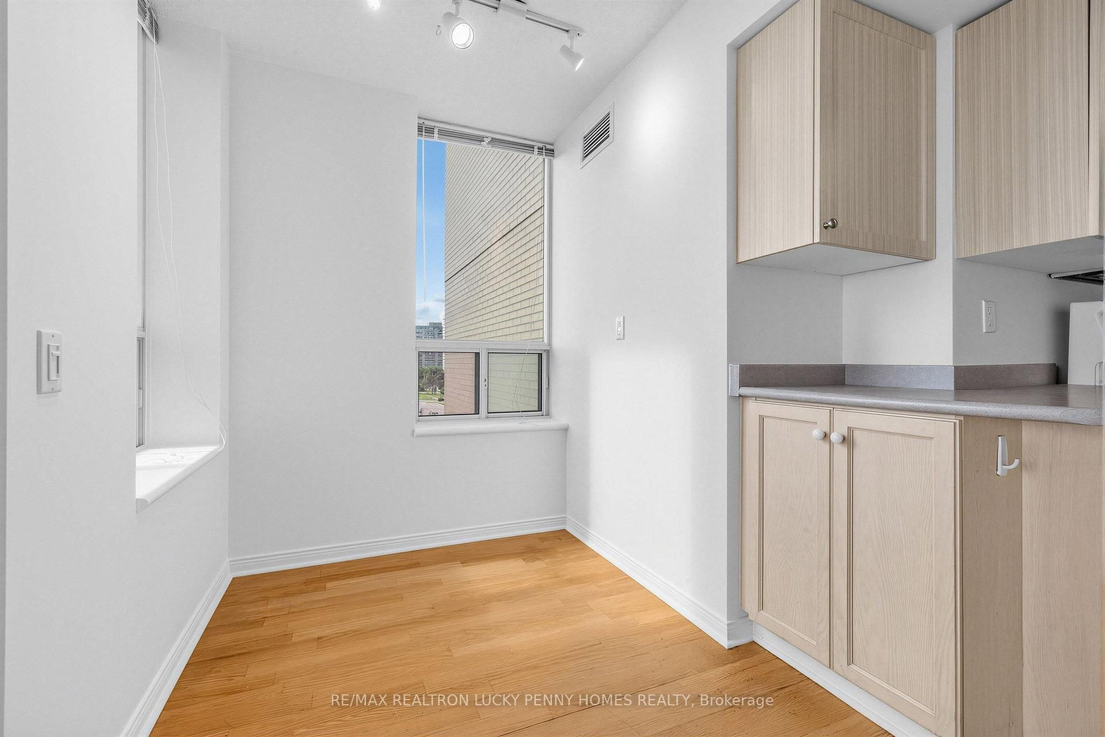 2800 Warden Toronto,ON M1W 3Z6 — Photo 20
