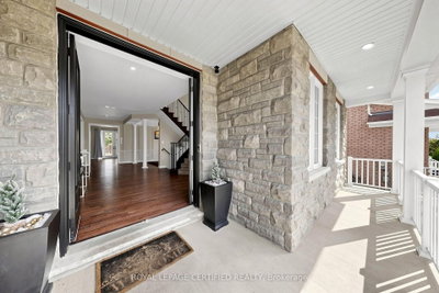 1428 Woodstream Avenue • Oshawa, ON photo 2