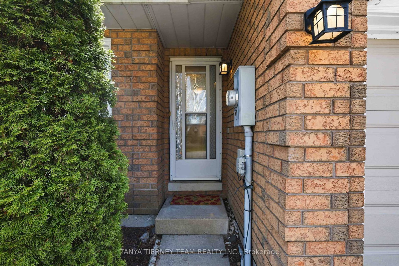 60 Pidduck Street • Clarington, ON photo 3