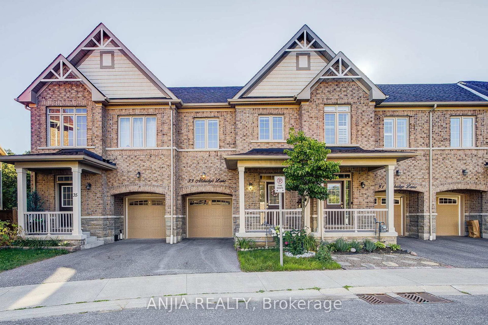 33 Aldridge Lane • Clarington, ON photo 1