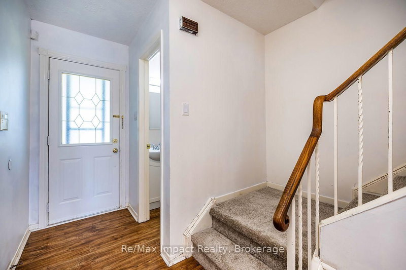 25 Tompkins Lane