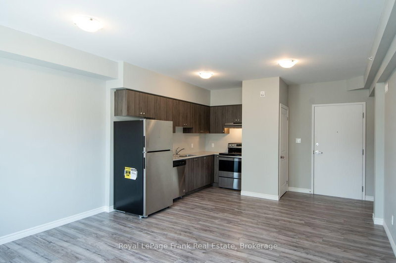302 - 143 Bloor Street W