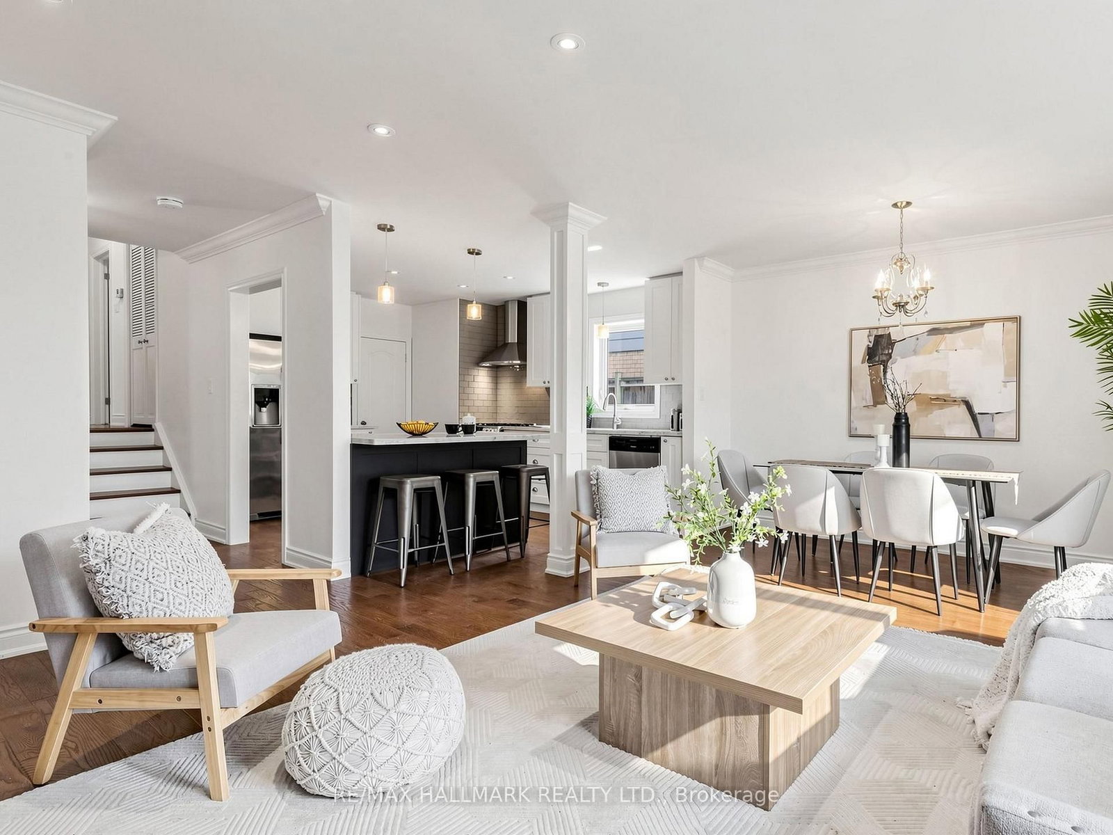 7 Panmure Crescent • Toronto, ON photo 9