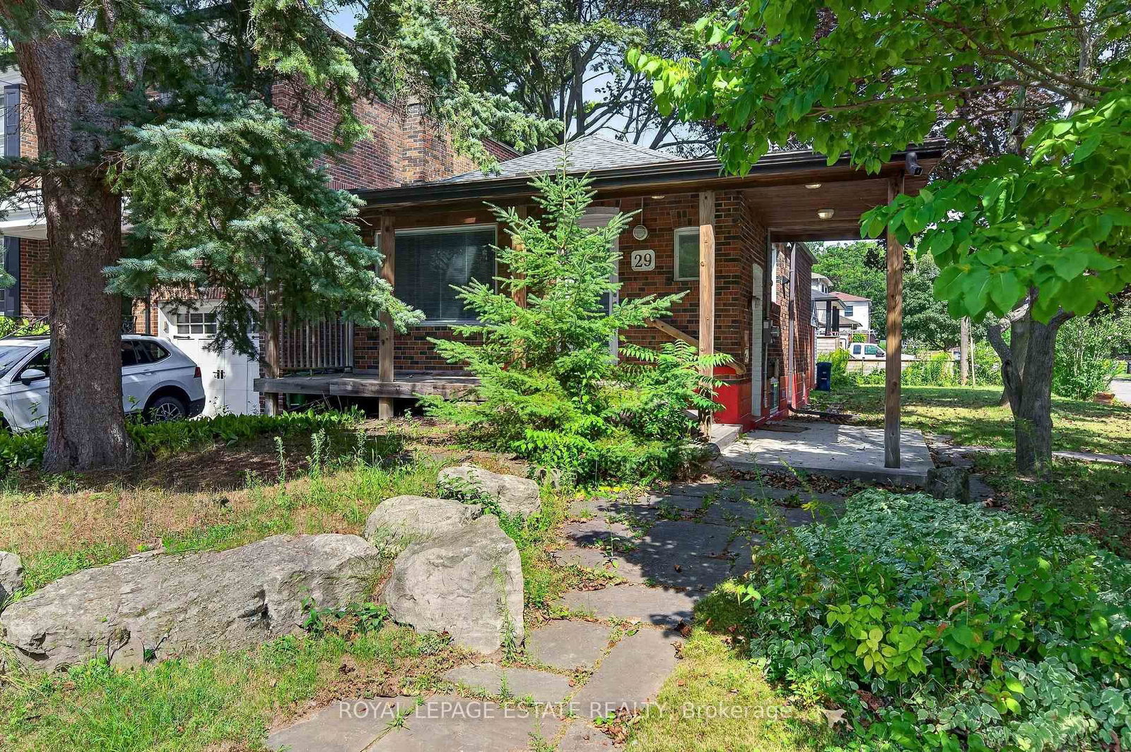 29 Red Deer Avenue, Toronto 3