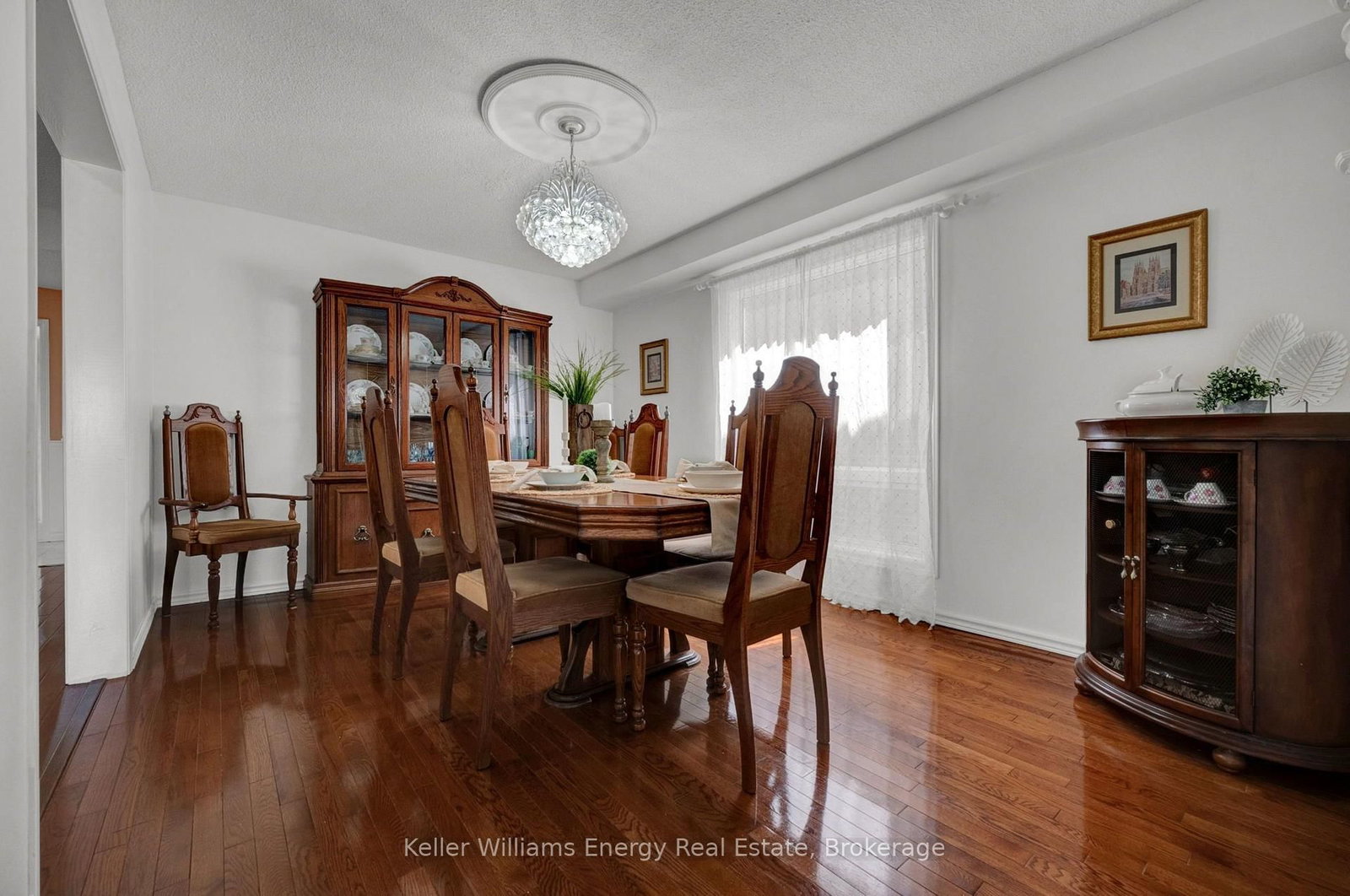 2 Murkar Crescent • Whitby, ON photo 8