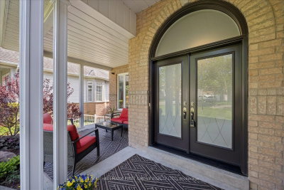 1028 Highbrooke Court • Oshawa, ON photo 2